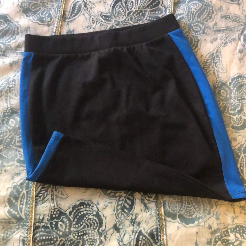 mini skirt • forever21 - Picture 4 of 5